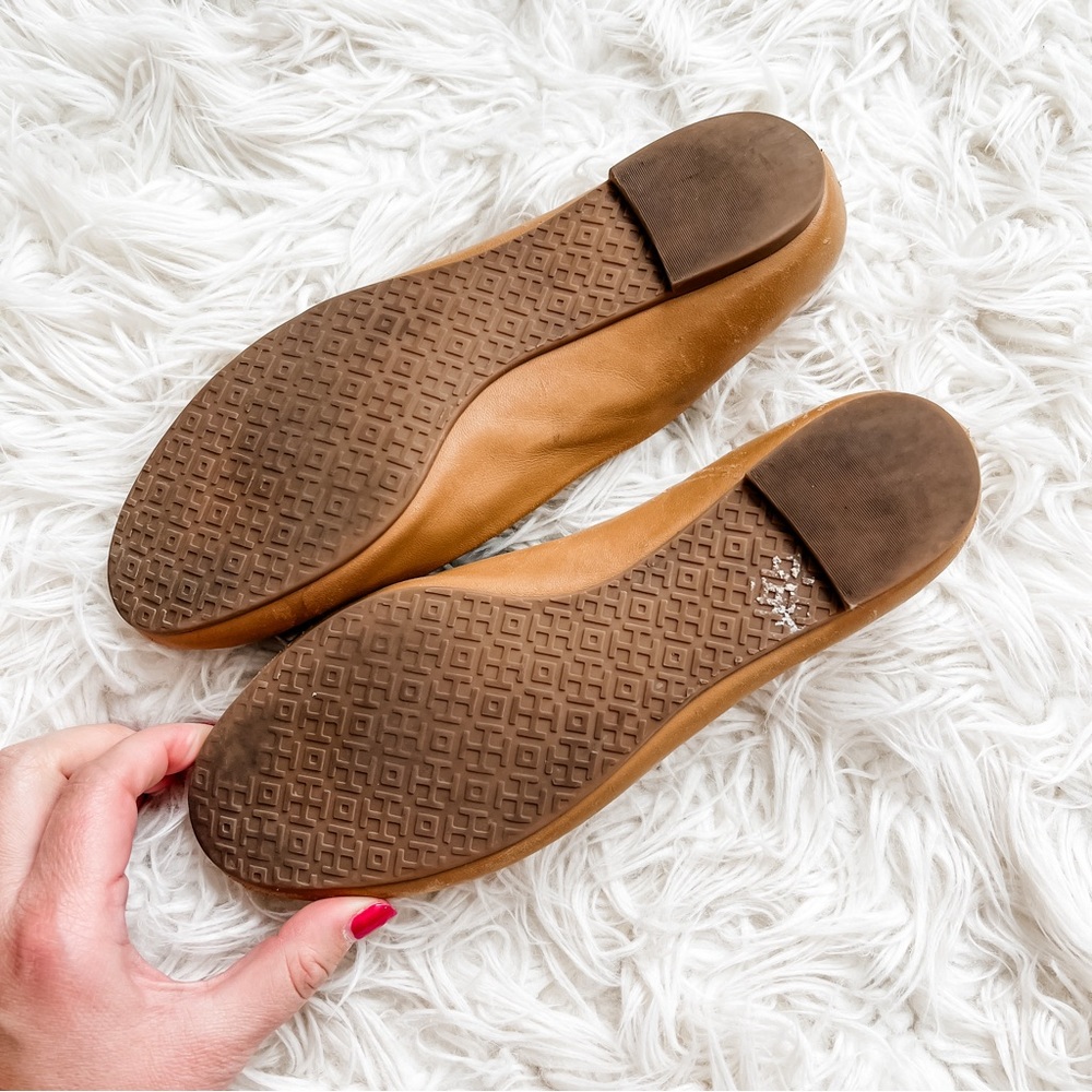 Tory Burch | Lowell 2 Tan Ballet Flats - Picture 5 of 9